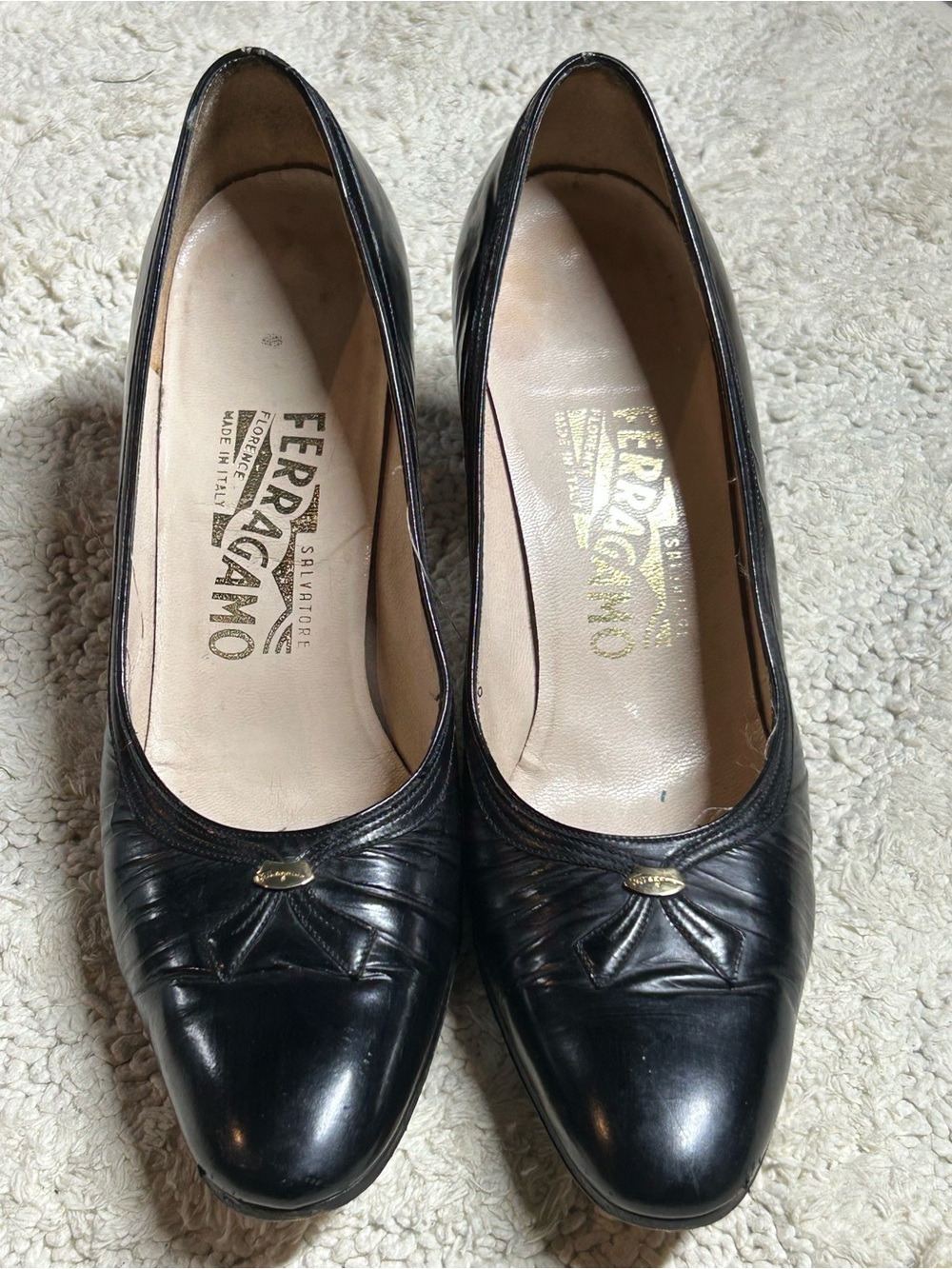 Salvatore Ferragamo Black Leather Women's Pumps 8